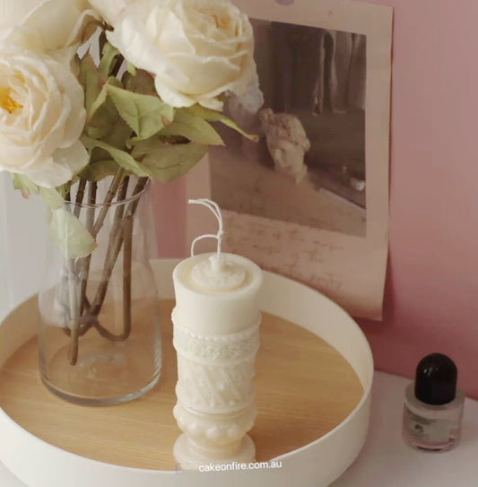 Toten pillar candle